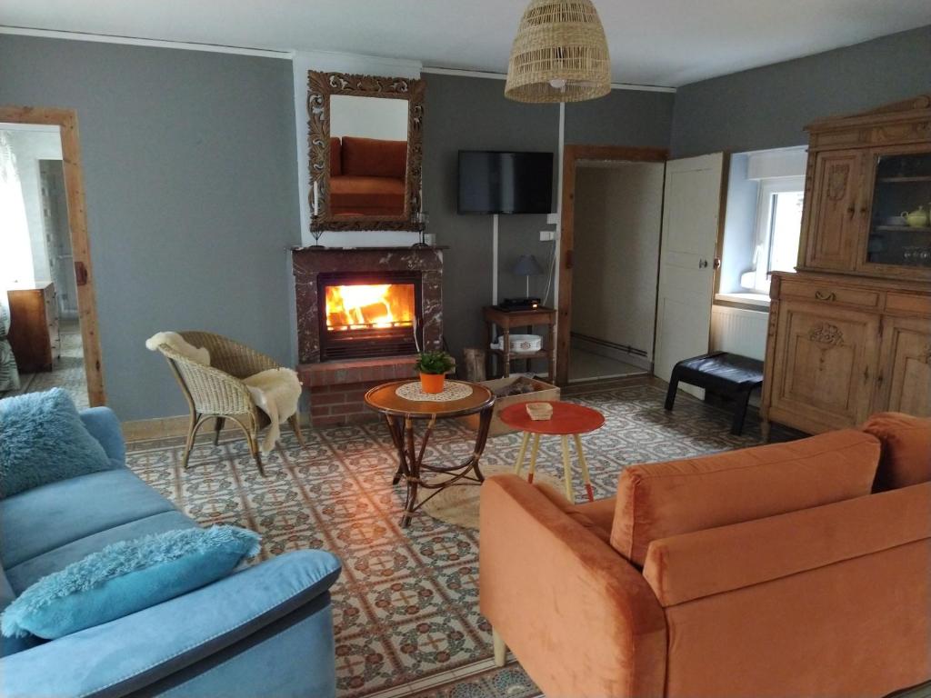 Charmante maison avec cheminée, grand jardin et boxe chevaux