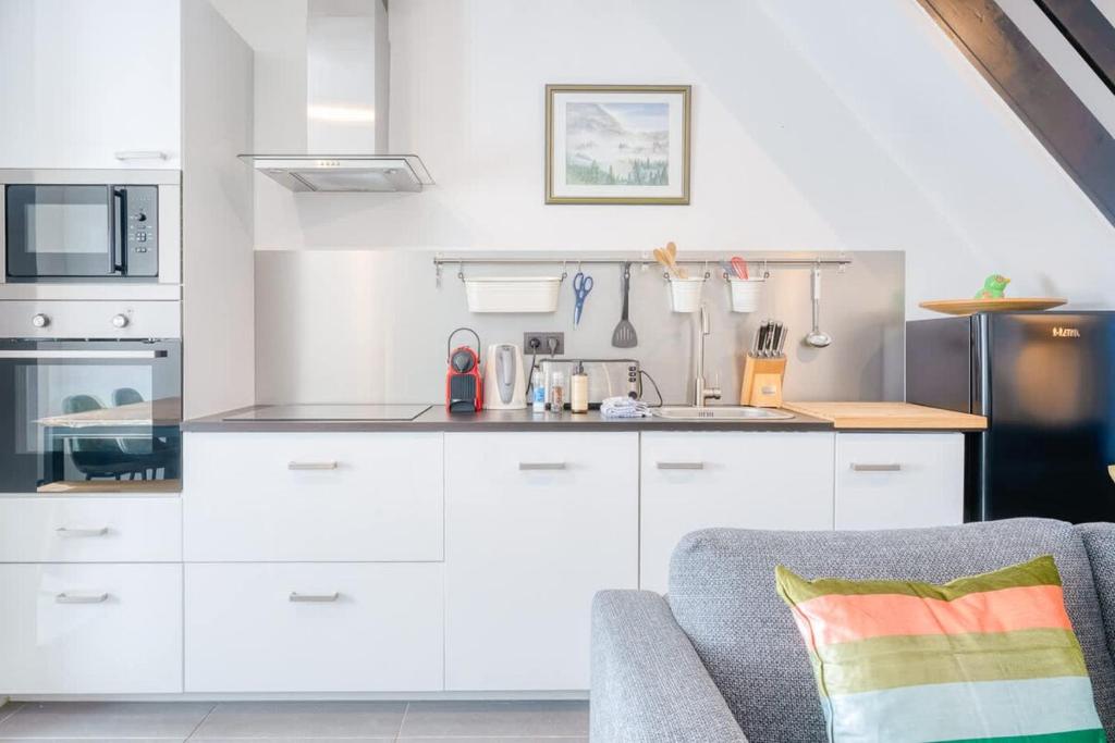 Charming & Central Stay with Terrace