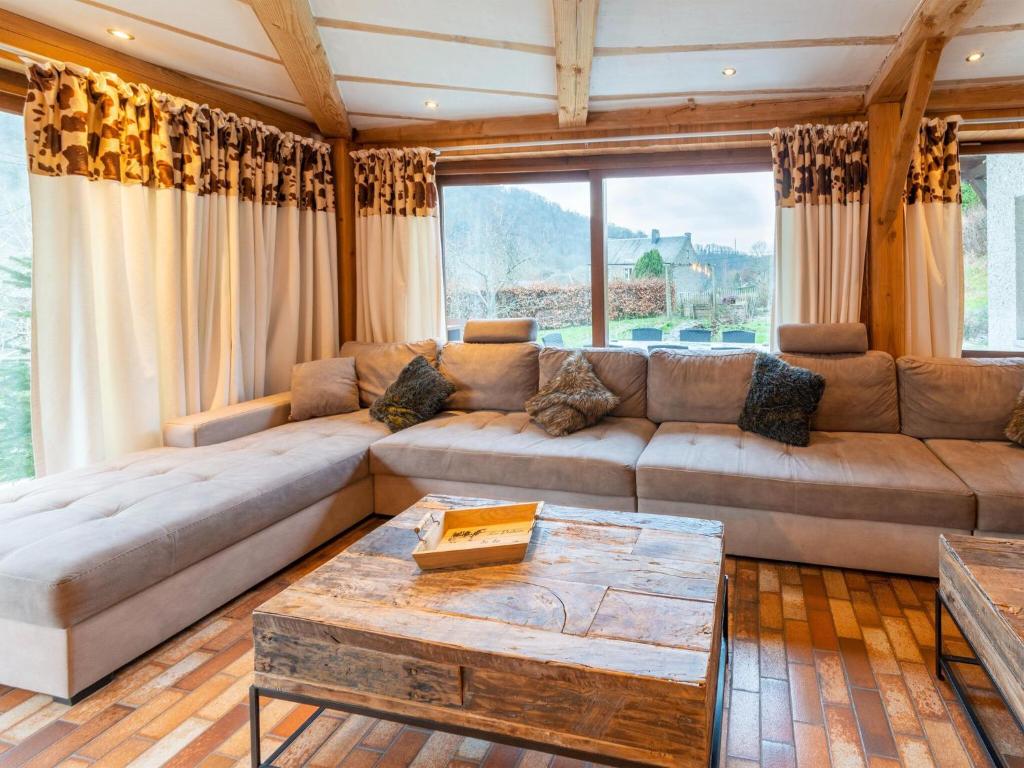 Capacious holiday home in Membre with garden