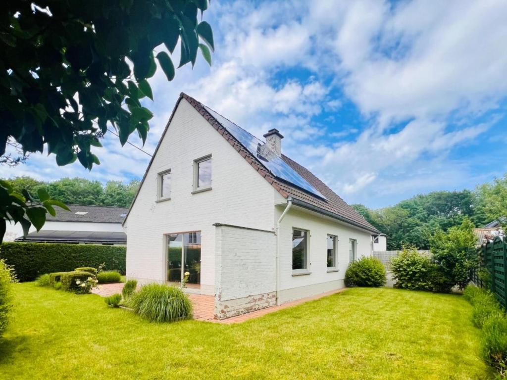 Villa near De Haan with Beach Access