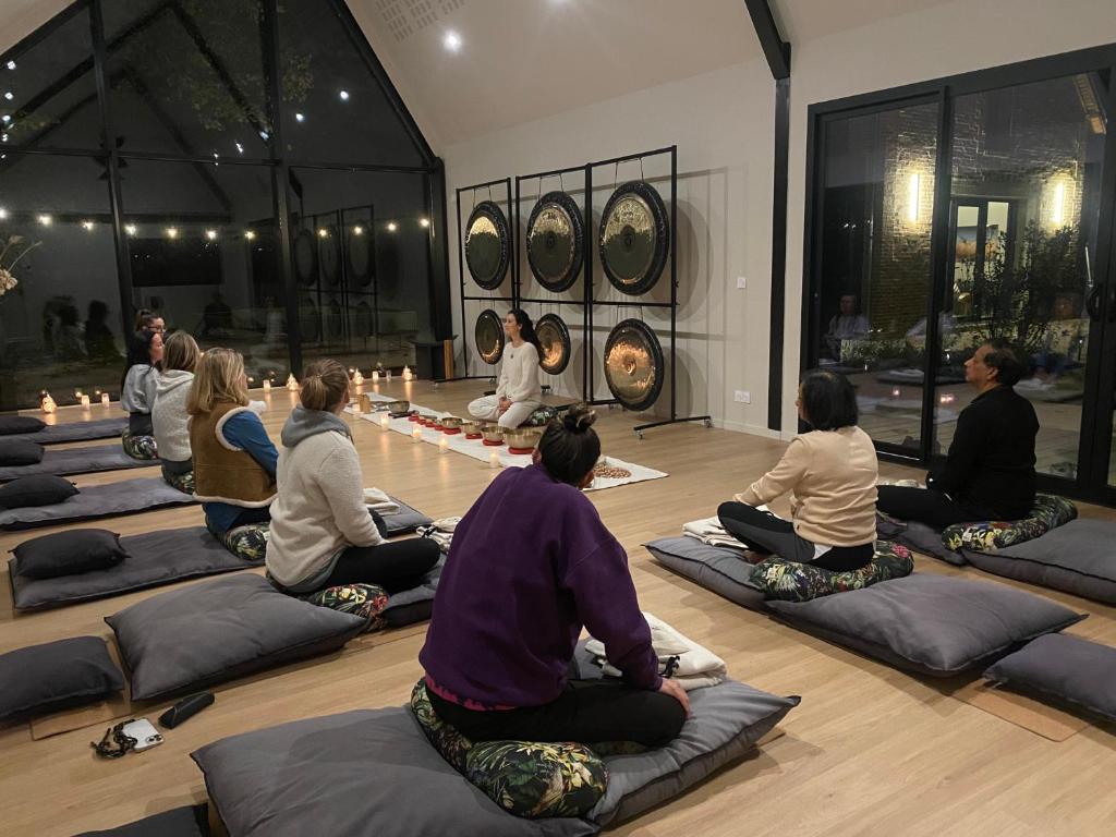 Château Wellness Exclusif - Yoga et Événements Luxe, Loire Valley