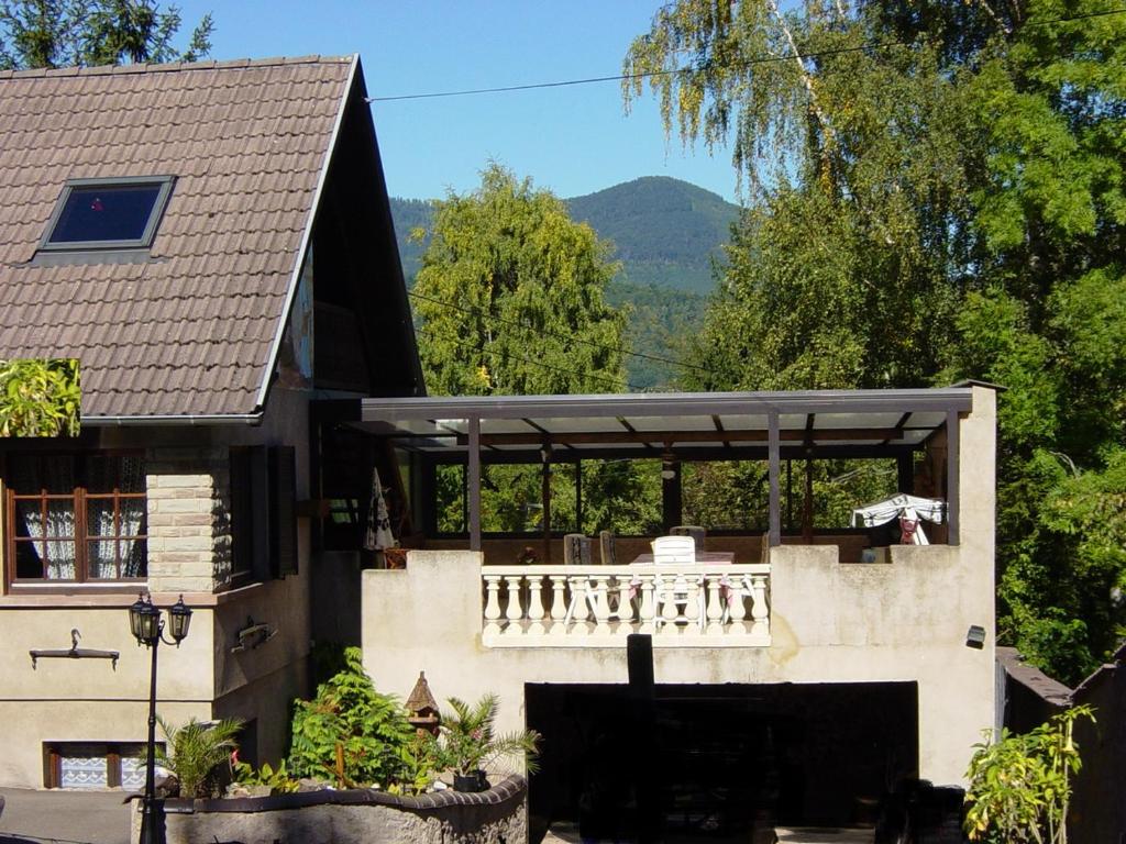 Mamie House