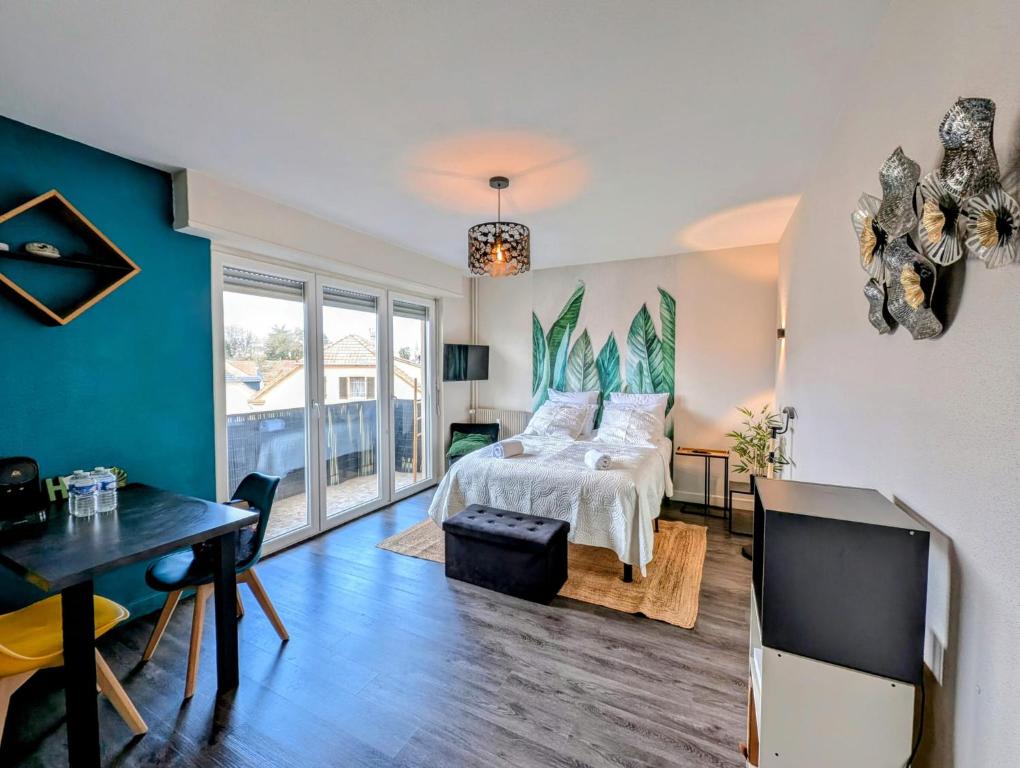 Studio cosy avec balcon avec parking gratuit proche centre sportif et de la route des vins Alsace