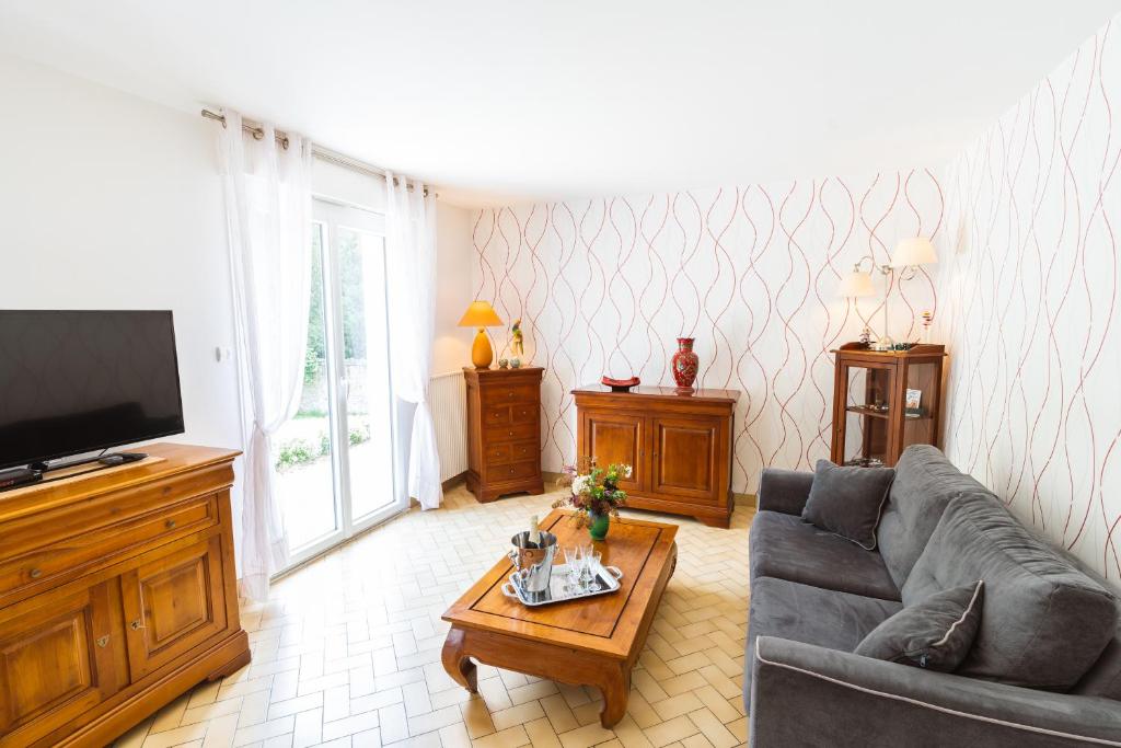 Clos Fleuri : Amboise Home with Amazing Gardens