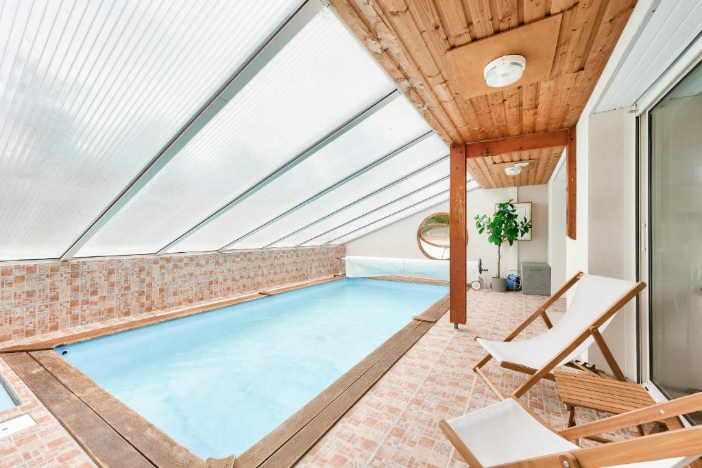 À 600m de la plage, maison pour 6 avec piscine