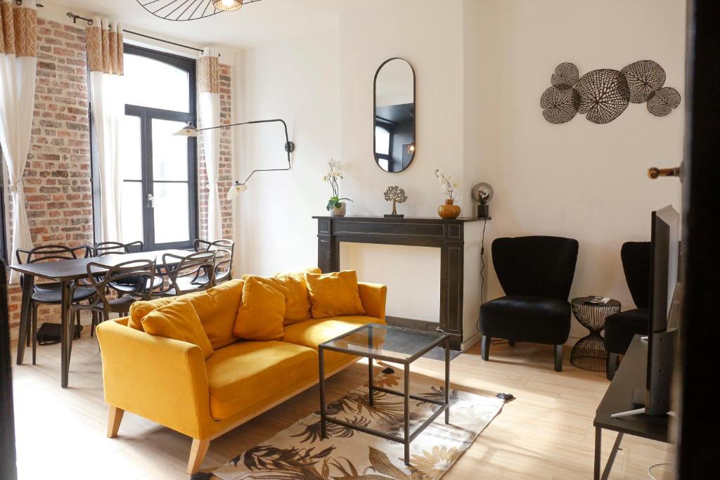 Absolute Charm 3 Bedroom 3 Bathroom with AC EU District