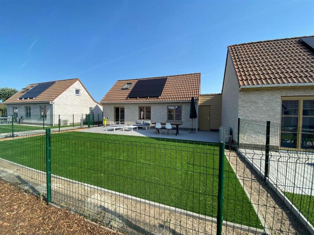Holiday Home in Koksijde with Garden & BBQ