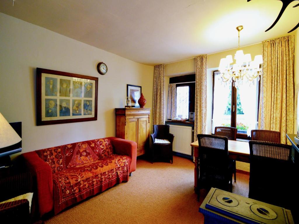 Comfortable Villa, Paliseul, cleaning included