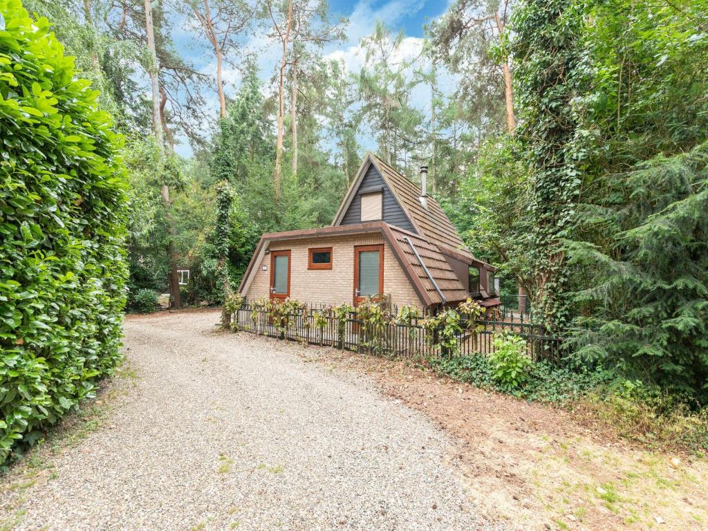 Lanaken Luxe Garden Retreat