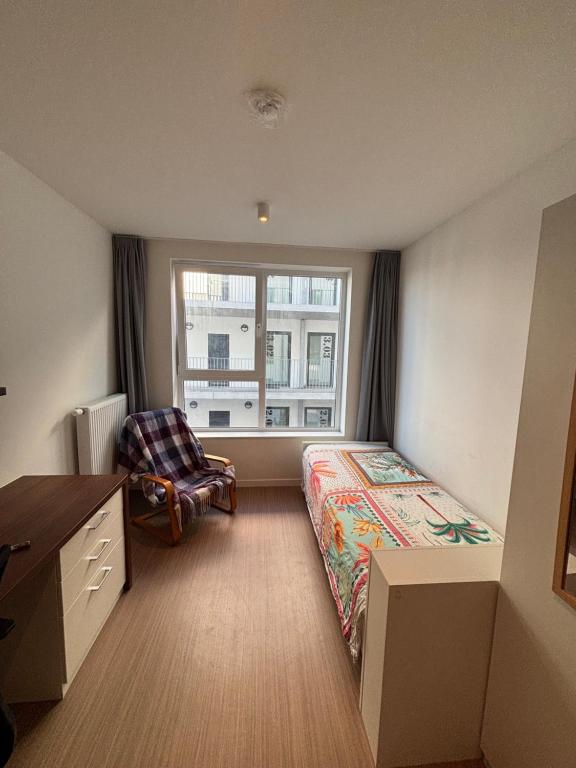 Cozy private room with ensuite
