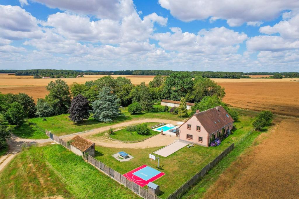 Crazy Villa Chalonie 28 - Heated pool - Soccer - Basket - 2h Paris - 30p