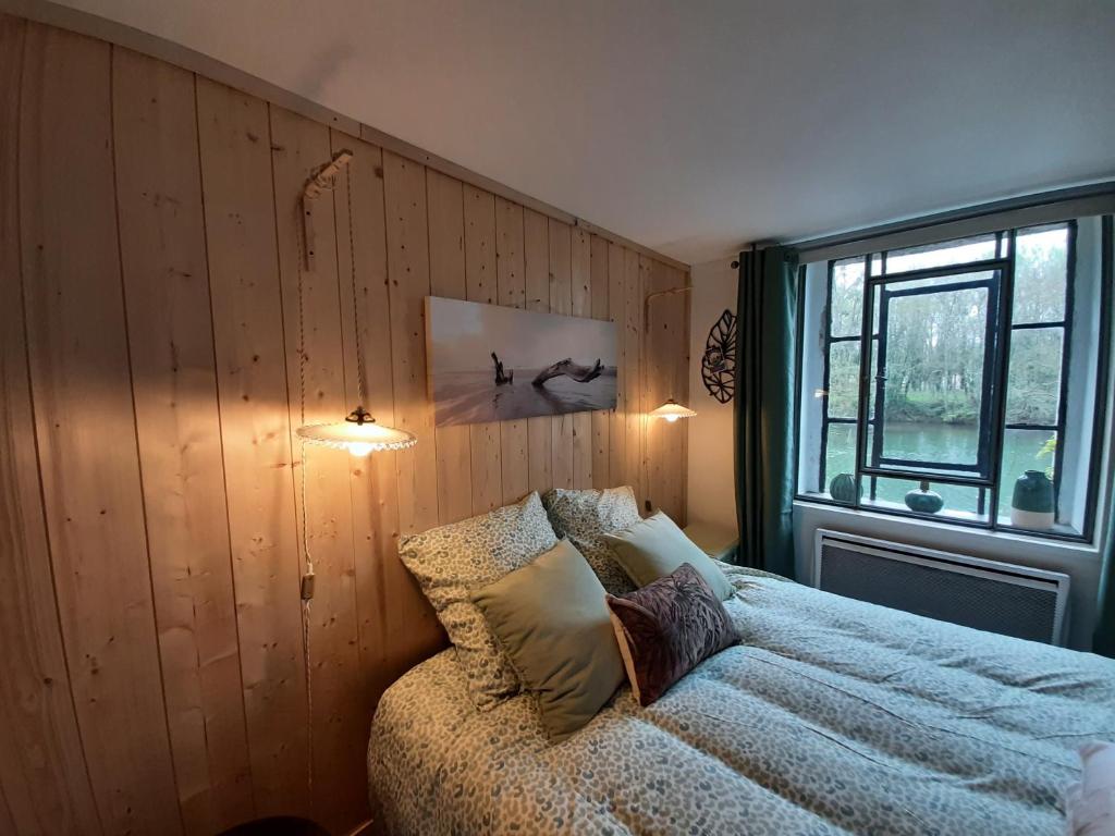 Dans moulin au bord de l'eau, Appartement chaleureux