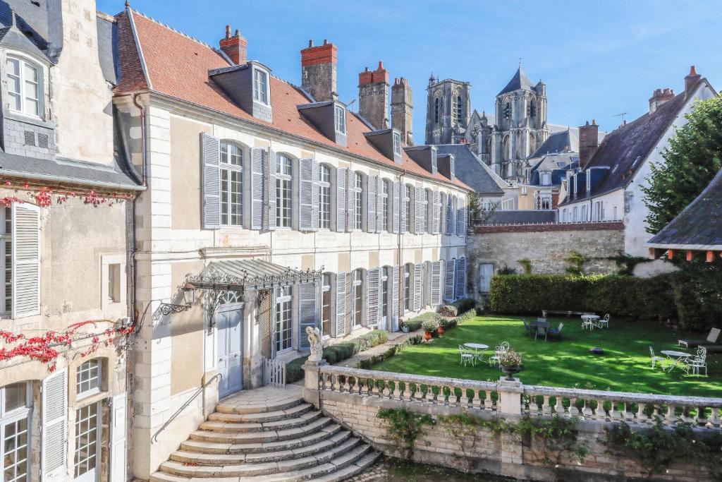 L'Hotel de Panette, Un exceptionnel château en coeur de ville