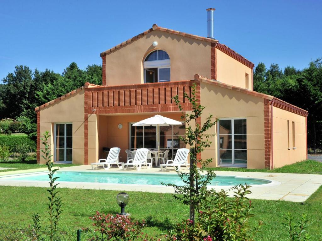 Villa with barbecue, in Pyrenees