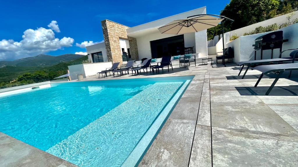 LES VILLAS DU DOMAINE NAPOLEON CORSICA vue mer et piscine