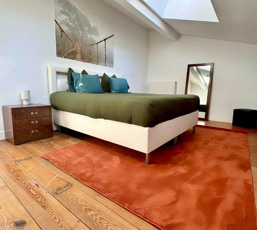 Downtown Spacious Design Loft