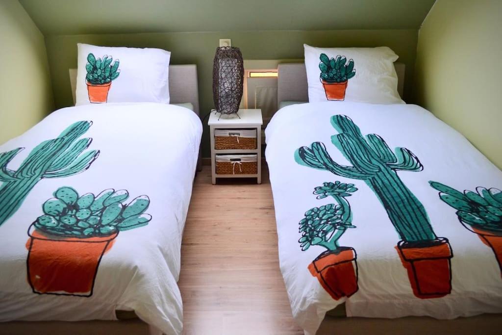 Vakantiewoning 't Sevencoote - terras - privé parking - Zevekote