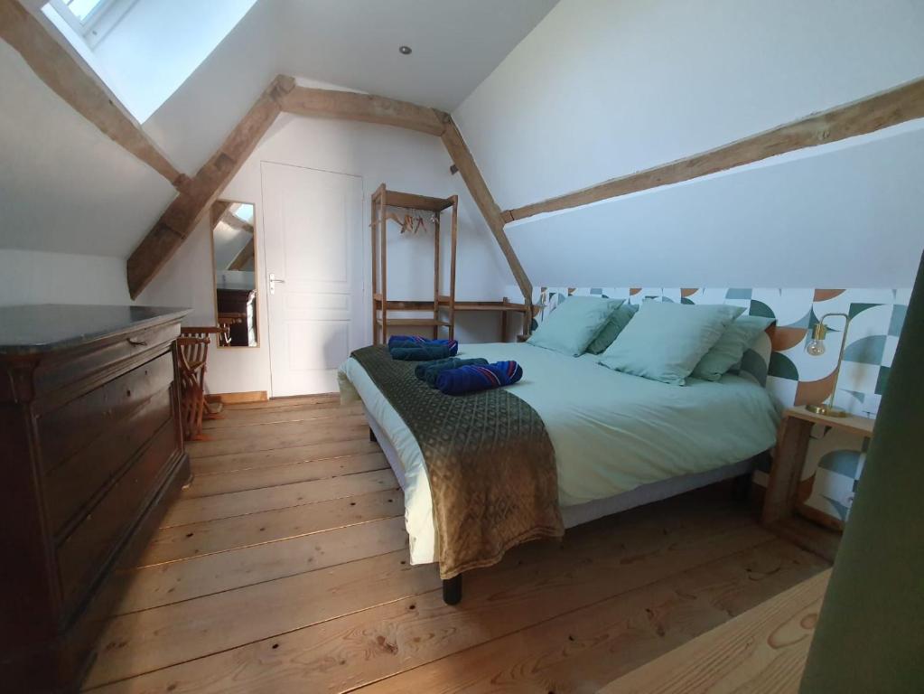 de la salle gite 8 personnes à la campagne avec jacuzzi 4 chambres 3 WC