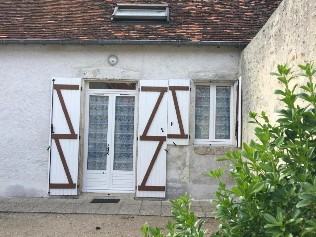 Maison cosy proche de Blois avec cheminée, cour fermée, animaux acceptés et activités variées à proximité - FR-1-491-351
