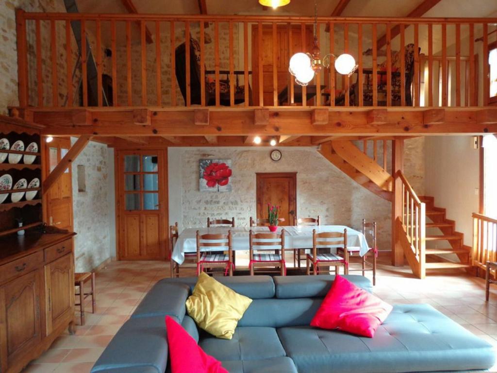 Gîte à Saint-Juire-Champgillon avec piscine privative, sauna, jardin et wifi - FR-1-426-363
