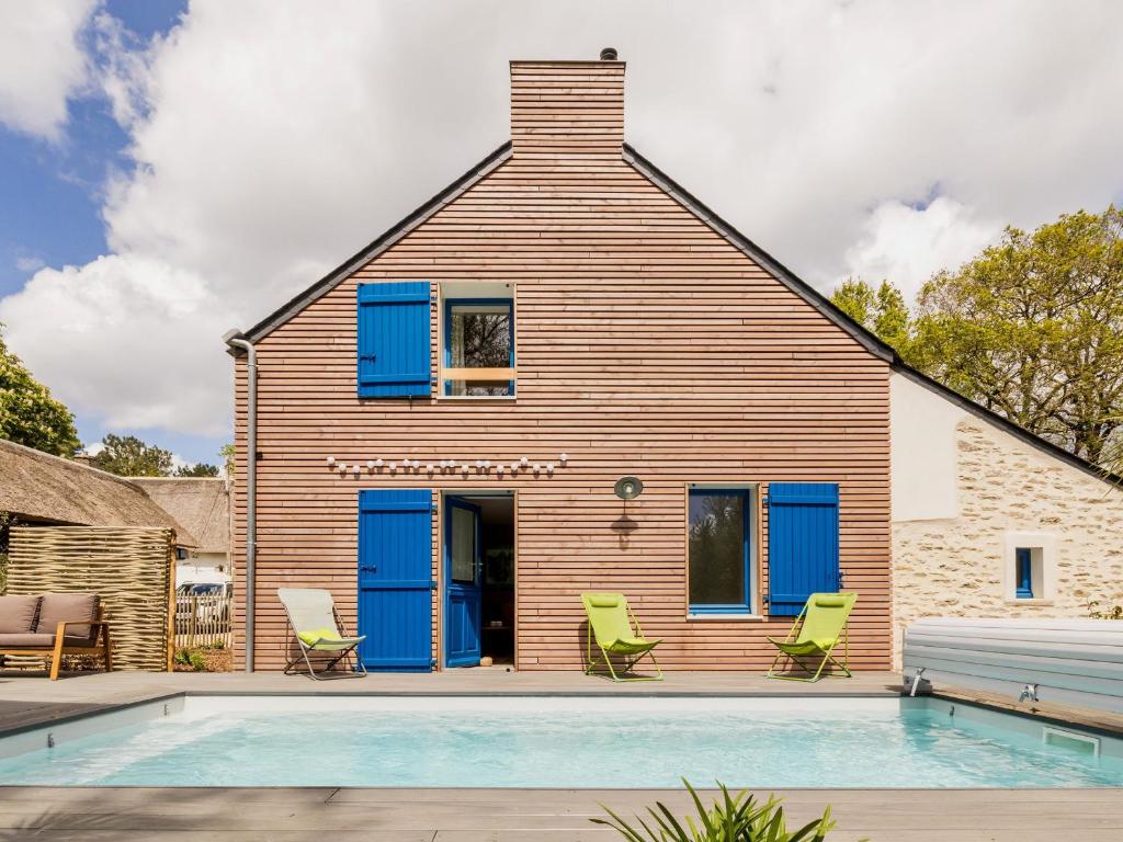 Évasion en Gîte de Charme avec Jardin, Piscine Chauffée et Proche Plages – Saint-Lyphard - FR-1-306-1271