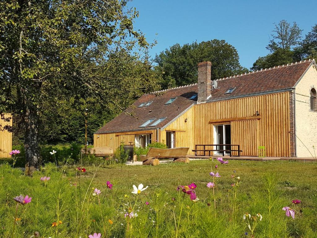 Maison chaleureuse en forêt du Perche avec cheminée, jeux pour enfants et grand jardin - FR-1-581-51