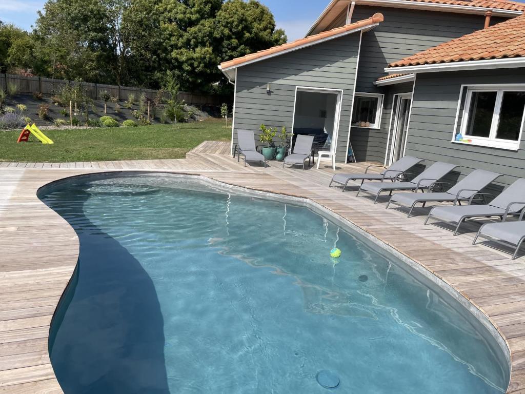 Maison avec piscine pour 8 adultes - 2 enfants