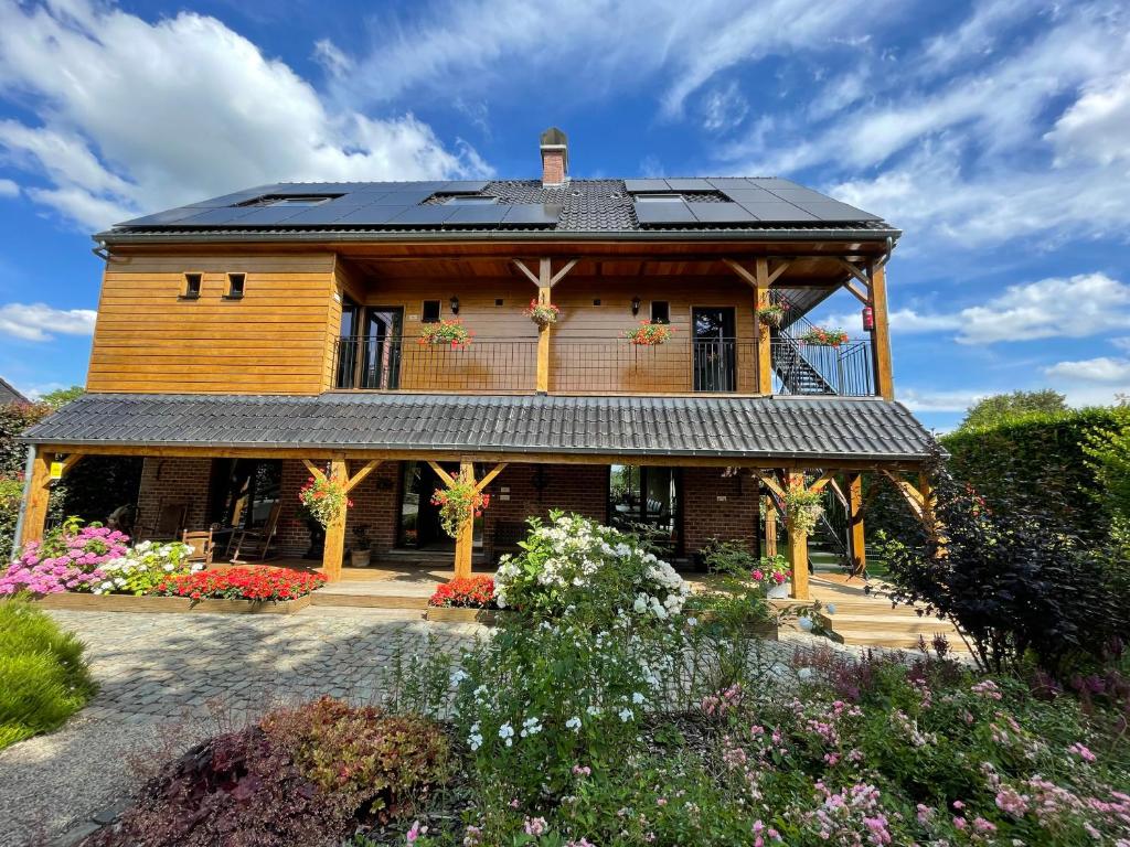 Hallerbos B&B in Bluebell Forest
