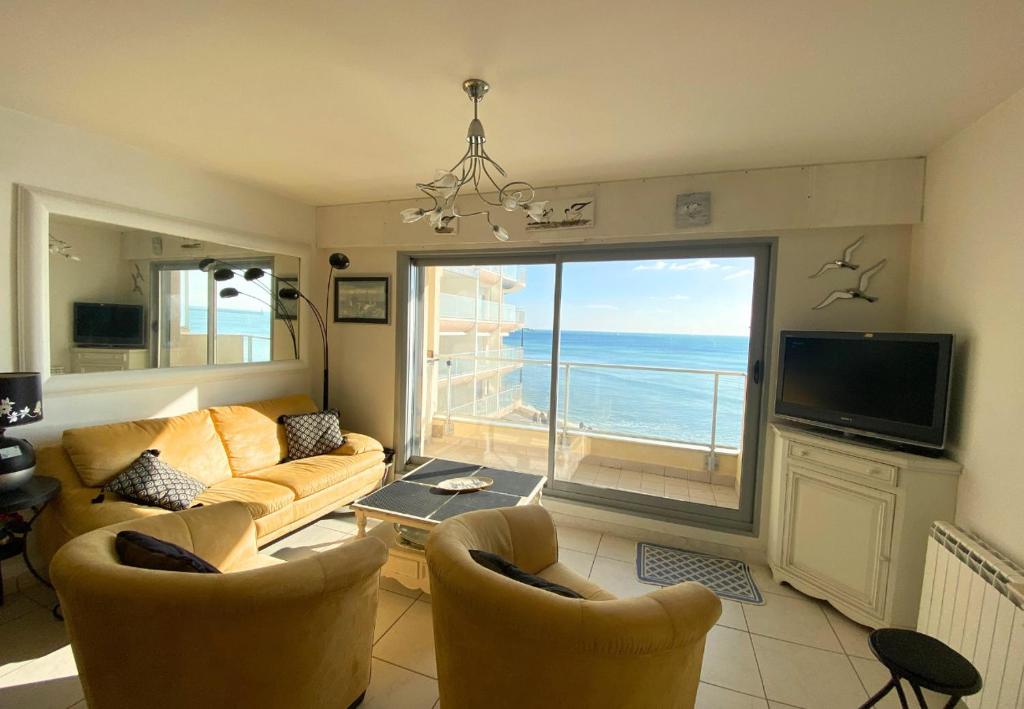 HELIAS appartement face mer remblai LS0477