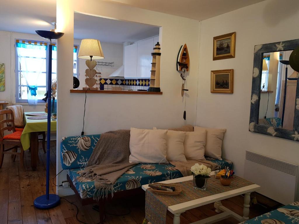 HERM'S Petite maison atypique et cour privative -