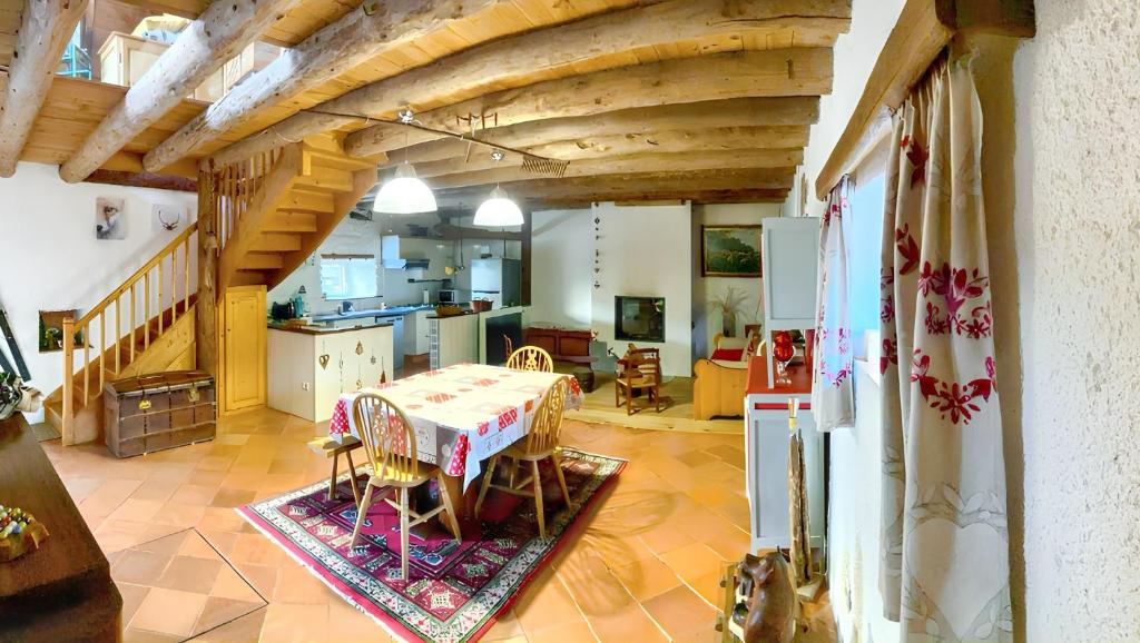 Maison chaleureuse à Mont >Vue montagne & cheminée