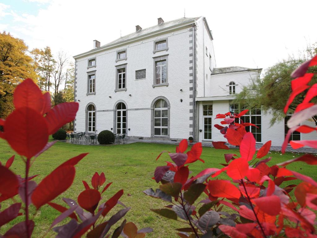 Mansion in Mettet with Pool & Sauna
