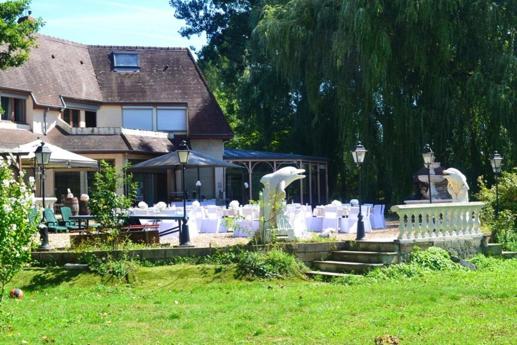 Villa spacieuse et conviviale à Courtenay avec jardin clôturé