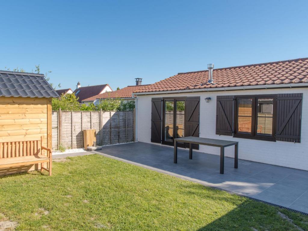 Holiday Home Duinenhuisje 25 parking and shared pool by Interhome