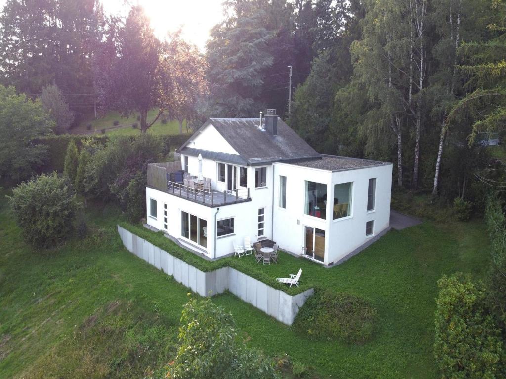 Beautiful detached villa with sauna in Érezée