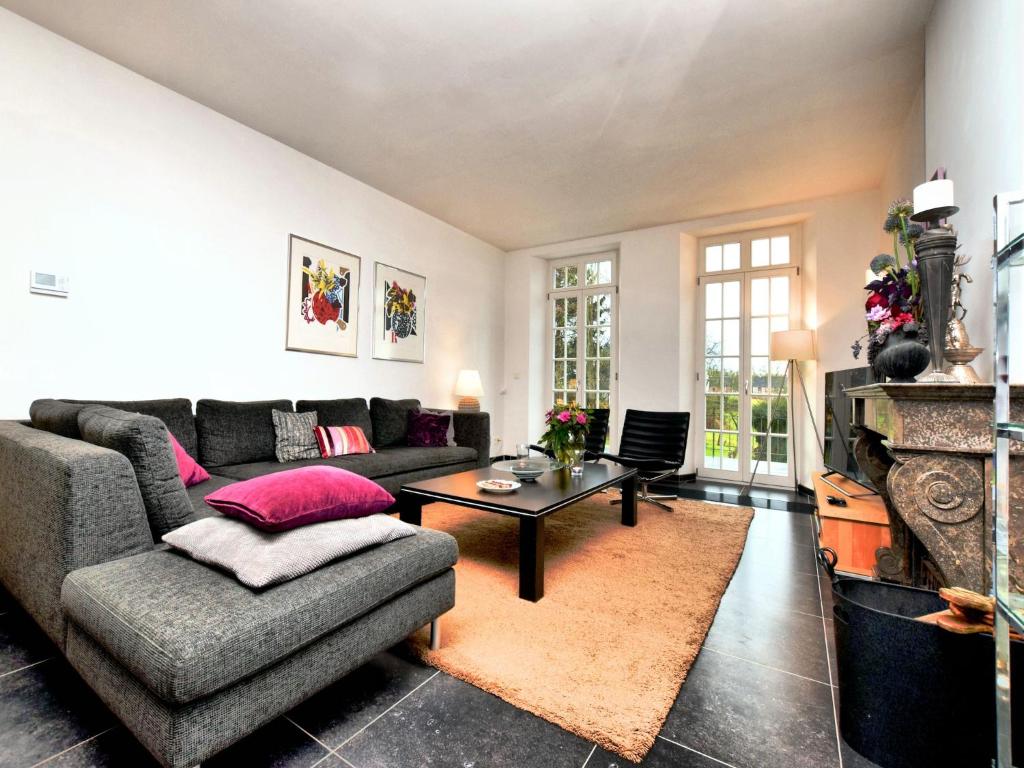 Countryside Escape for 9, cleaning included