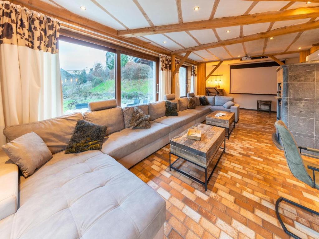Villa in Semois Valley with Scenic Views, cleaning included