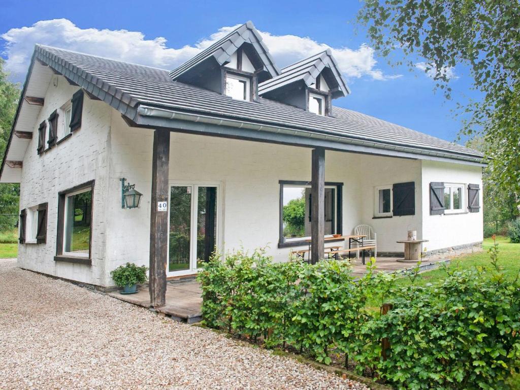 Scenic Stay in Xhoffraix