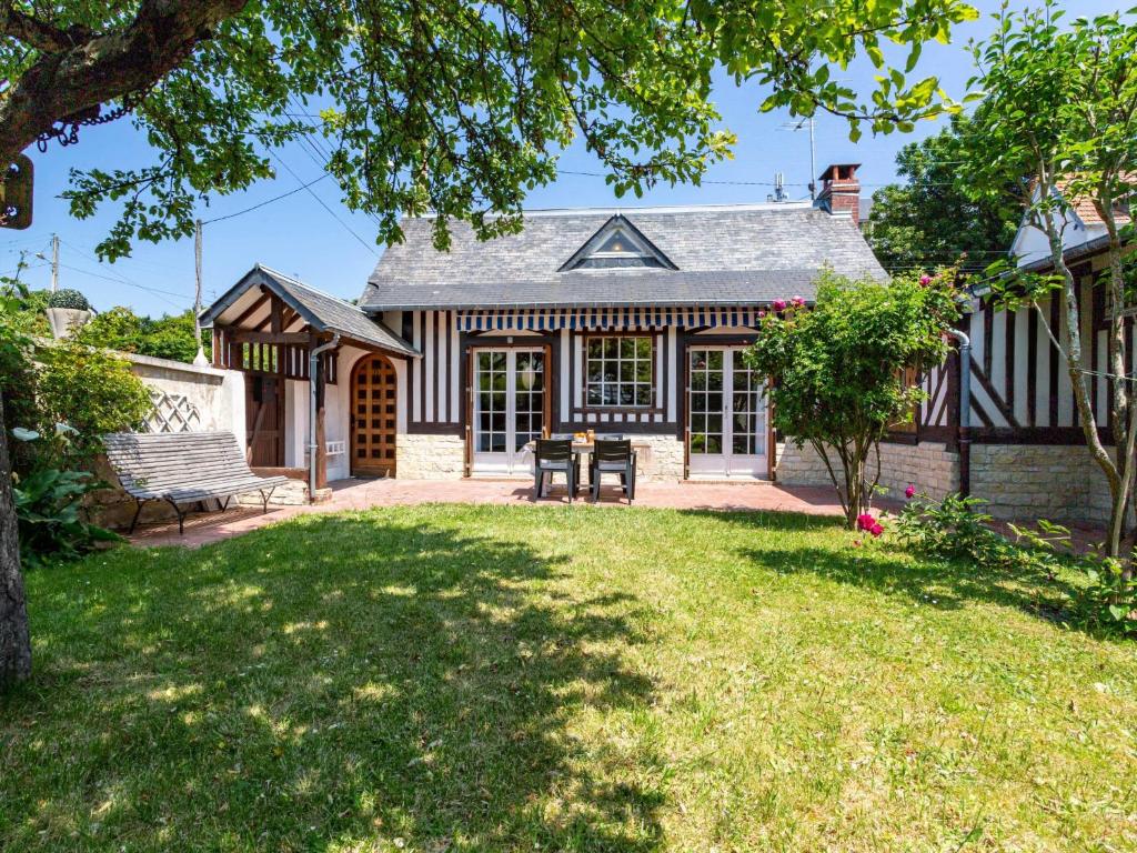 Holiday Home Petit Champ by Interhome