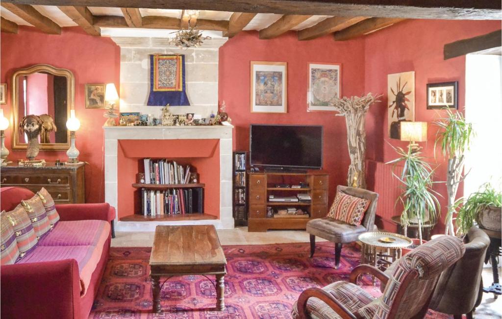 Awesome Home In Preuilly Sur Claise