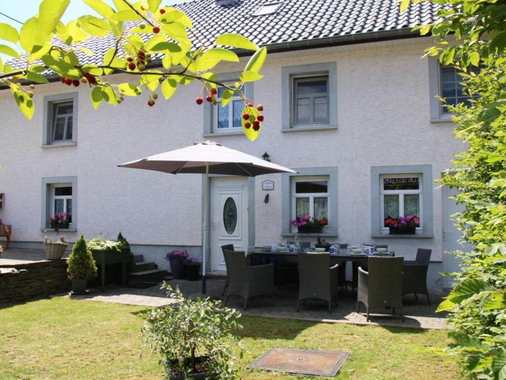 Villa with Hot Tub, Liege