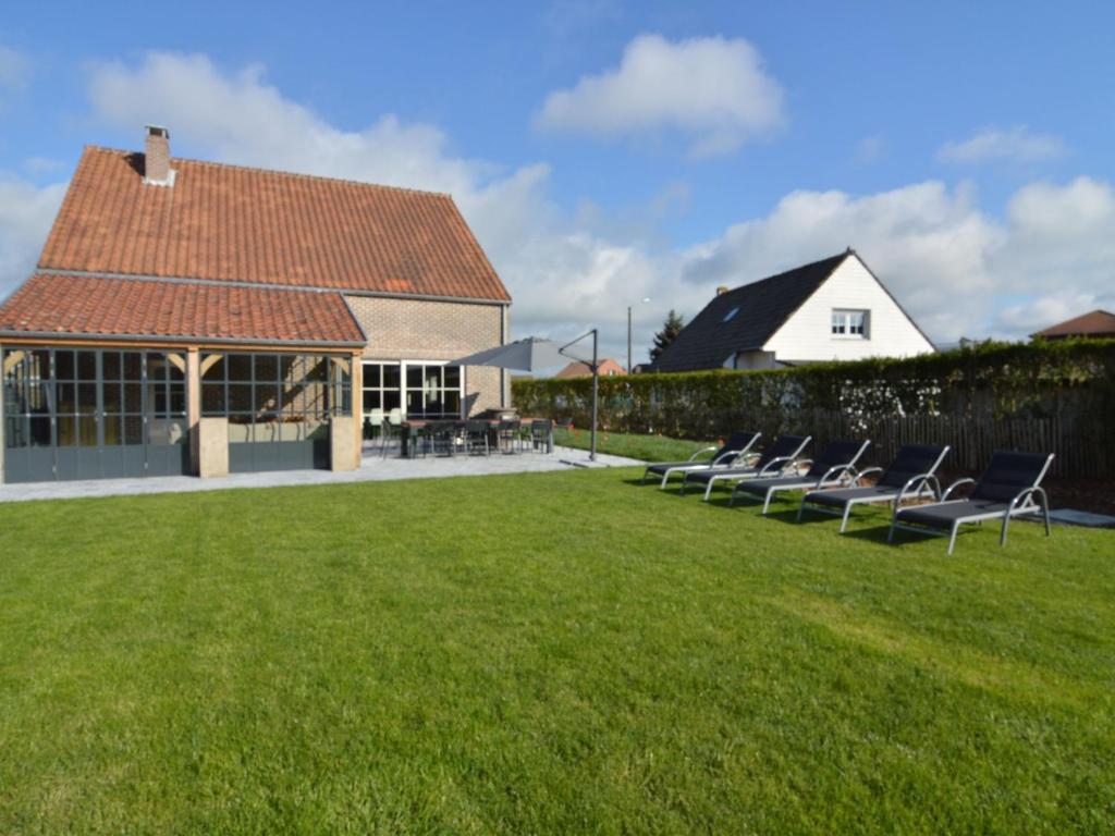 Holiday Home Middelkerke near Beach