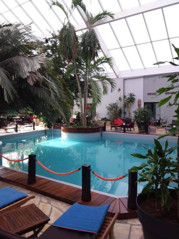 Tropical Hotel