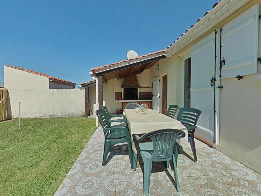 Maison plain pied tout confort, proche plage, 6 couchages, terrasse, 2 chambres, parking, Wi-Fi optionnel - FR-1-224A-383