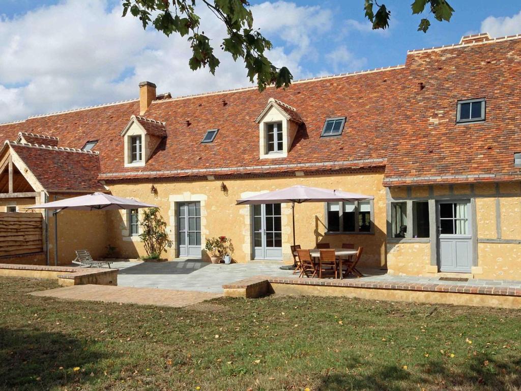 Longère percheronne de charme avec équipements modernes, jardin, terrasse, vélos gratuits et espace adapté PMR - FR-1-497-77
