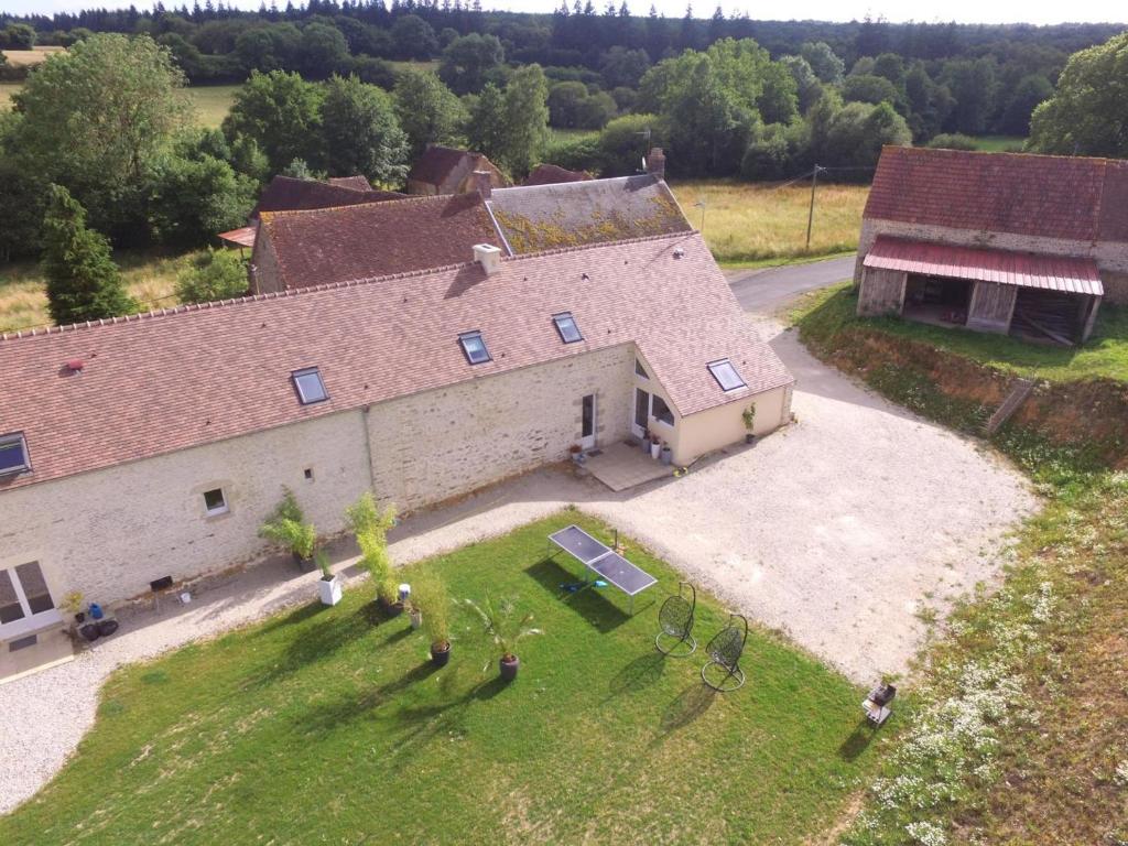 Maison restaurée avec étang, cheminée, grand jardin, proche forêt, idéale pour familles! - FR-1-497-92