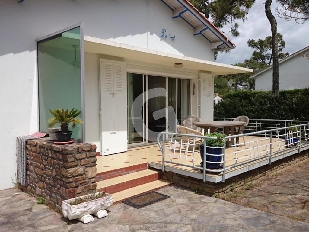 Maison 3 chambres, 150 m de la plage, 4/6 pers, WI-FI, terrasse, parking, proche commerces, La Tranche sur Mer - FR-1-357-23