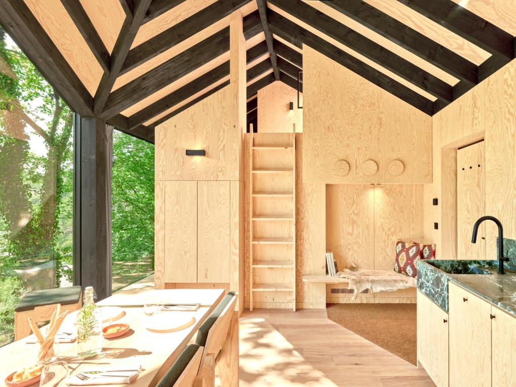Hutstuf The Eagle & Private Outdoor Spa