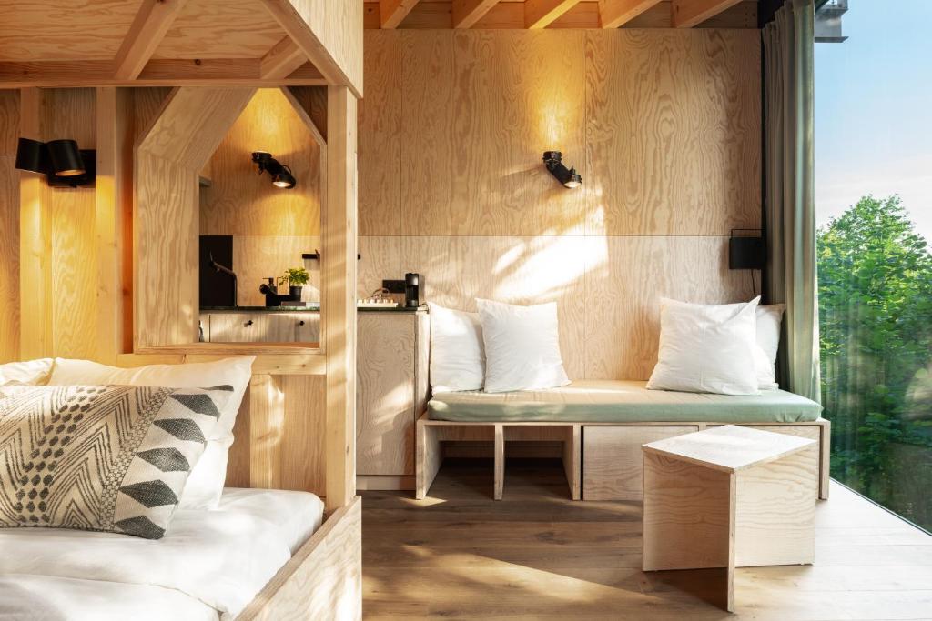 Hutstuf - The Owl & Private Rooftop Spa