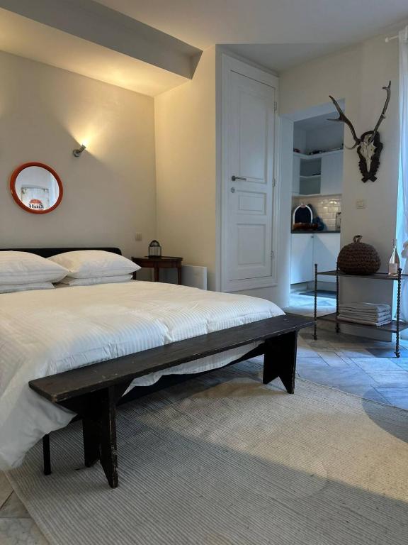 Idyllisch 2BR app met patio